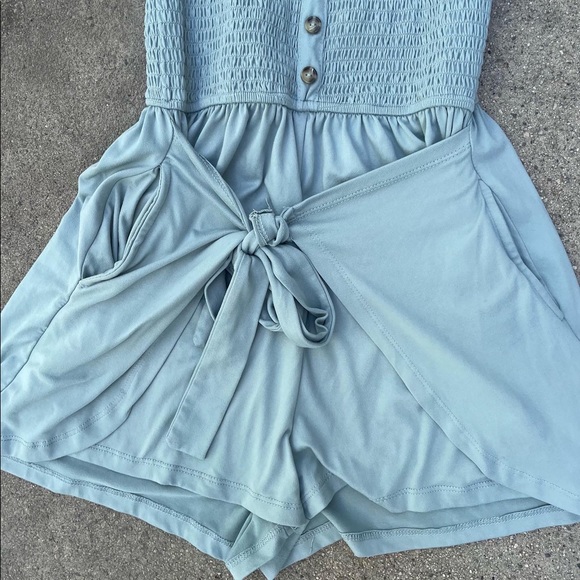 Romper - Picture 2 of 3